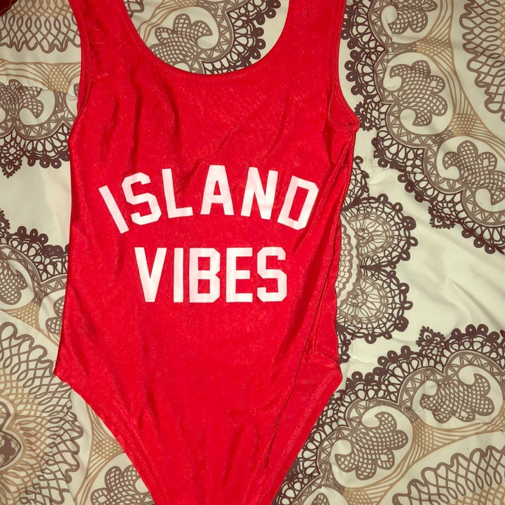Bath suit never worn